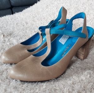 New Tsubo beige heels size 8.5